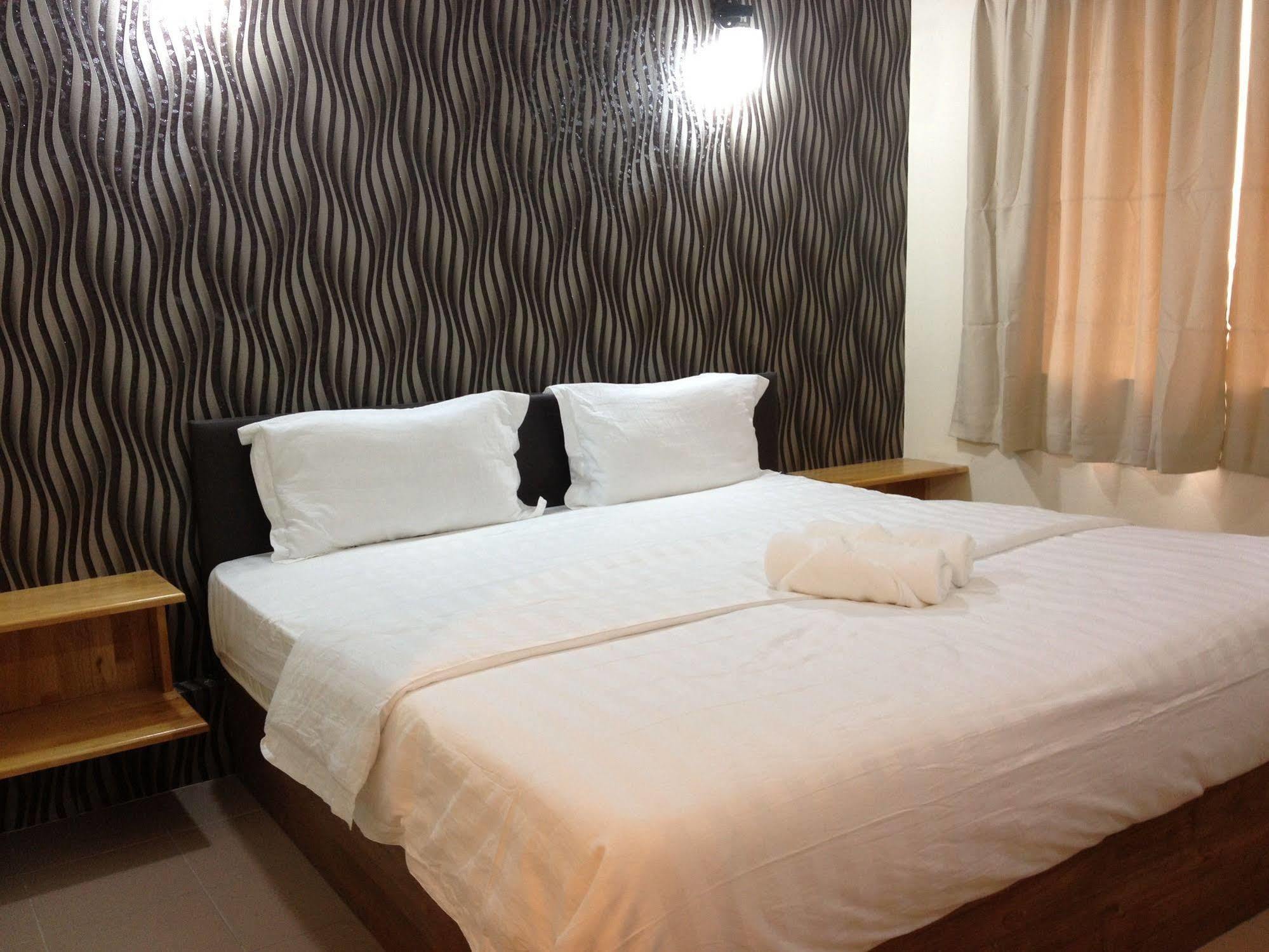 Oyo 982 Hotel Sk Kajang Exterior photo