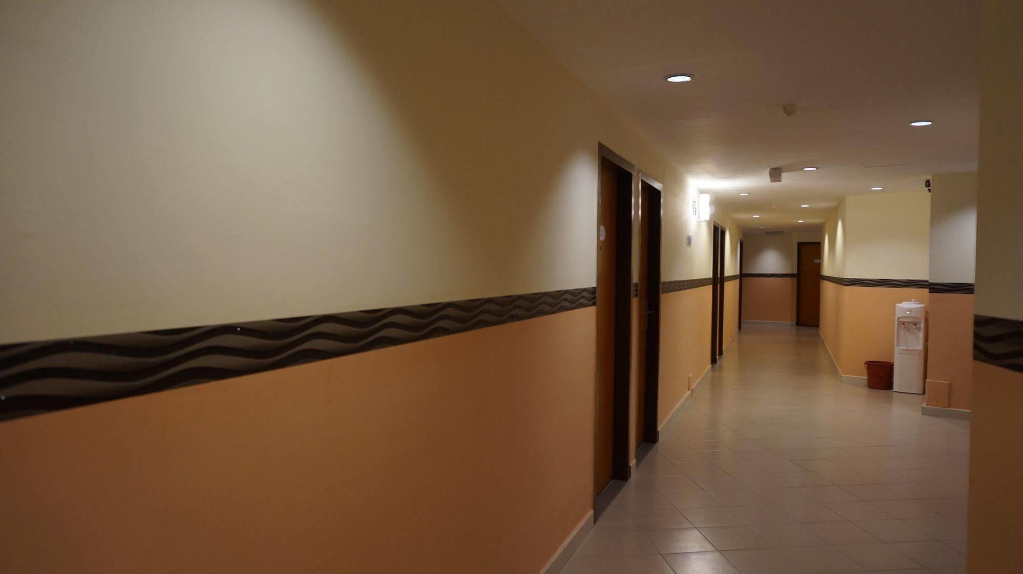 Oyo 982 Hotel Sk Kajang Exterior photo