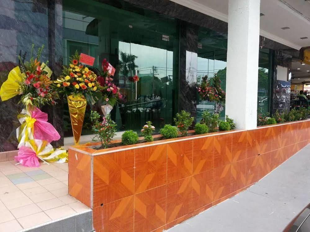 Oyo 982 Hotel Sk Kajang Exterior photo