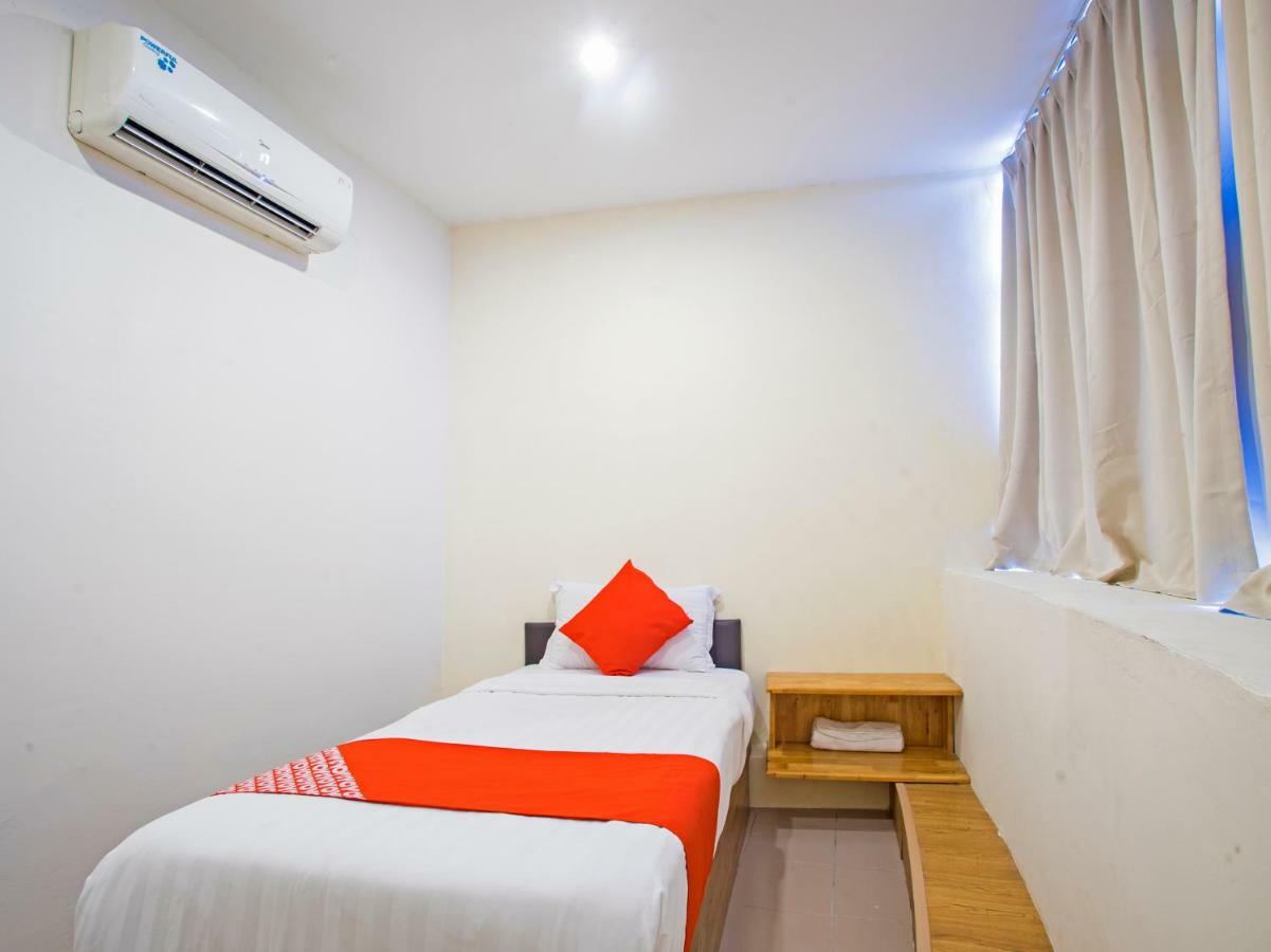 Oyo 982 Hotel Sk Kajang Exterior photo